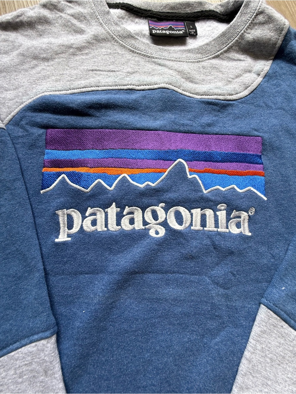 Reworked Patagonia Men's Blue & Gray Crewneck Sweatshirt - Picture 2 of 6